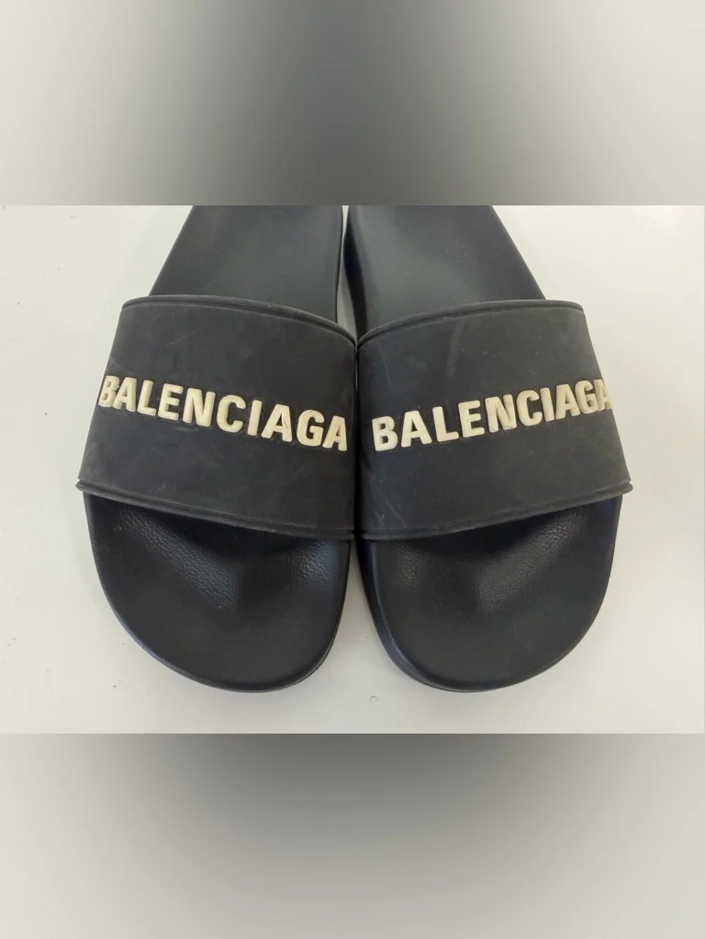 Balenciaga Women’s Black Rubber Pool Slides with Logo. Size: US 9 - Picture 5 of 8